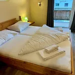 Alpenlodge アパートホテル